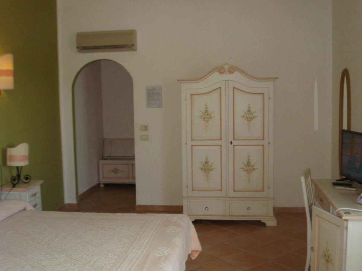 Hotel Valkarana Country Relais (Adults Only) Sant'Antonio di Gallura Exterior foto